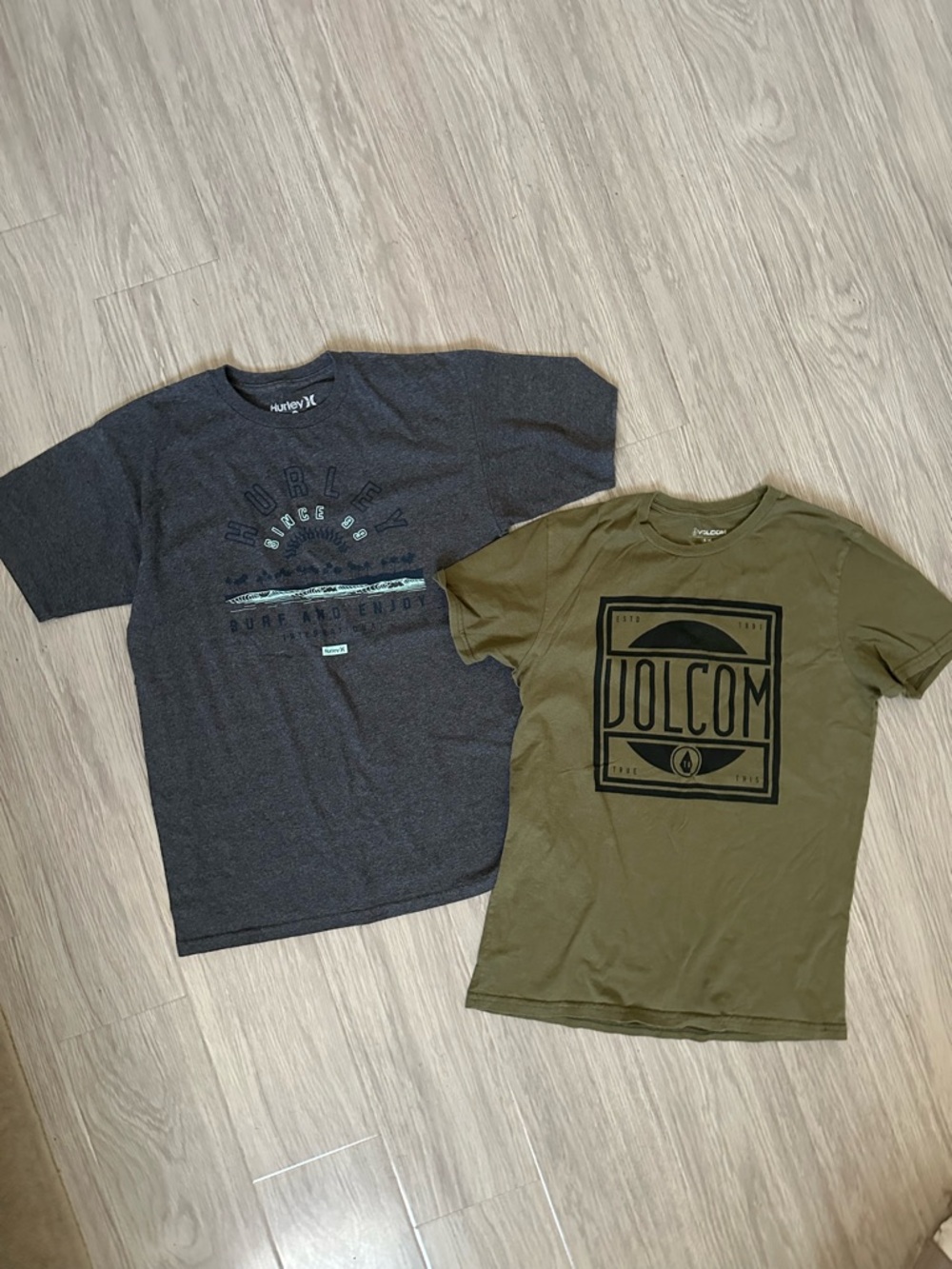 Men’s Hurley & Volcom Lot of 2 Tees
